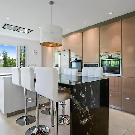 Villa La Fortunata Ref #43 * Marbella